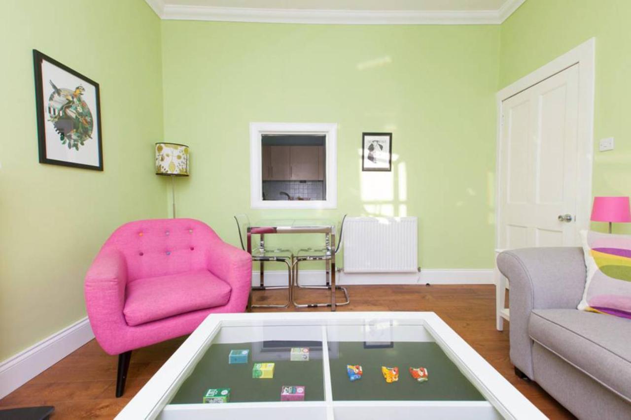 Bright And Modern Causewayside Apartment เอดินบะระ ภายนอก รูปภาพ