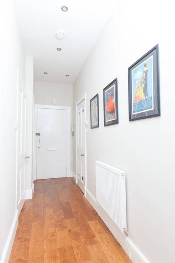 Bright And Modern Causewayside Apartment เอดินบะระ ภายนอก รูปภาพ