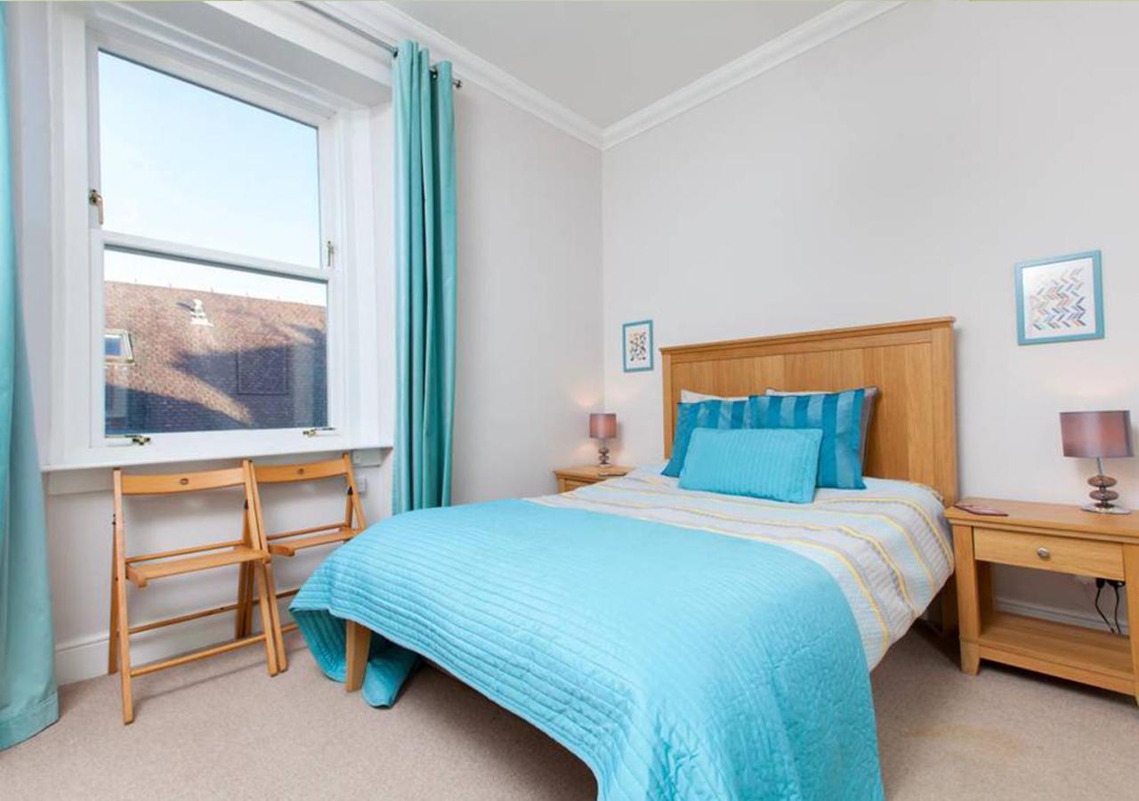 Bright And Modern Causewayside Apartment เอดินบะระ ภายนอก รูปภาพ